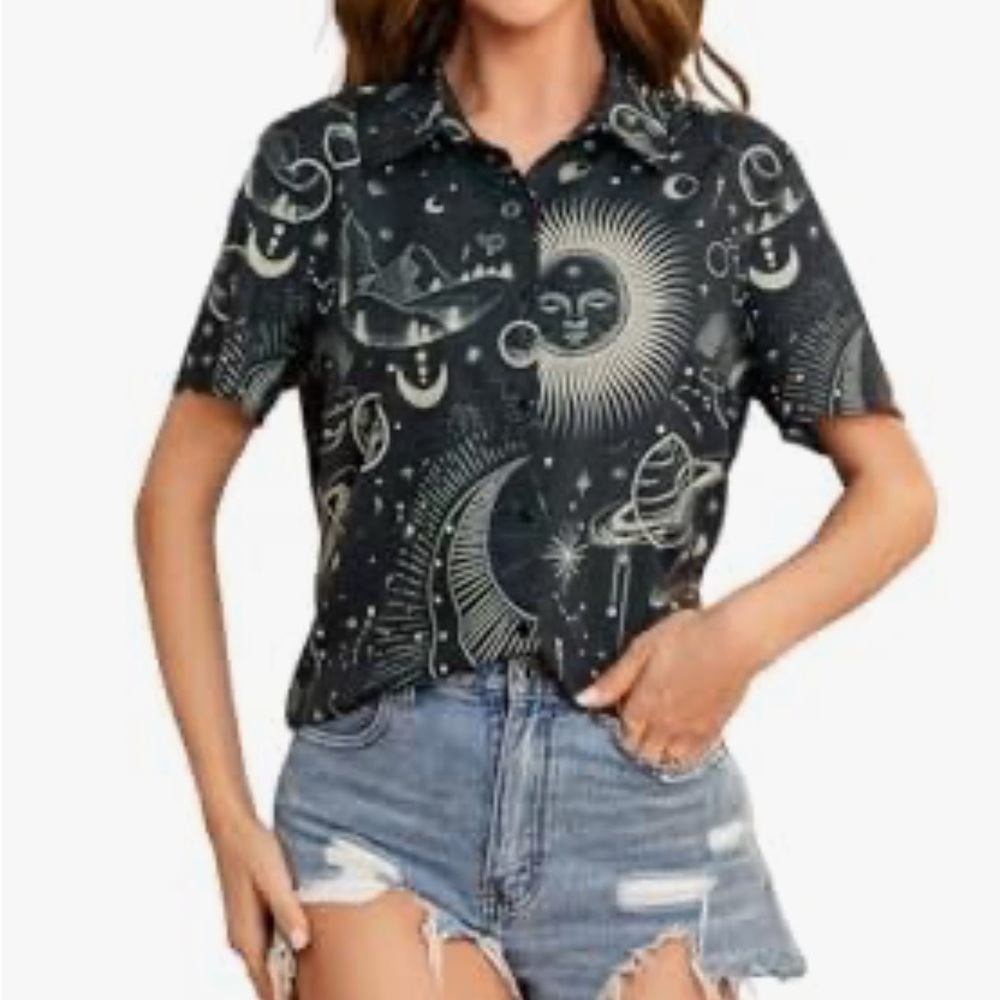 NWT Womens Short Sleeve Relaxed Fit Constelations Top / Large